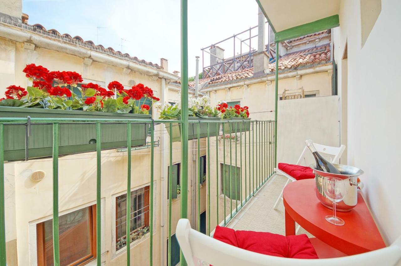 Calle Dei Fabbri Apartment Venesia Bagian luar foto